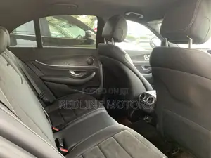 Mercedes-Benz E200 2017 Green