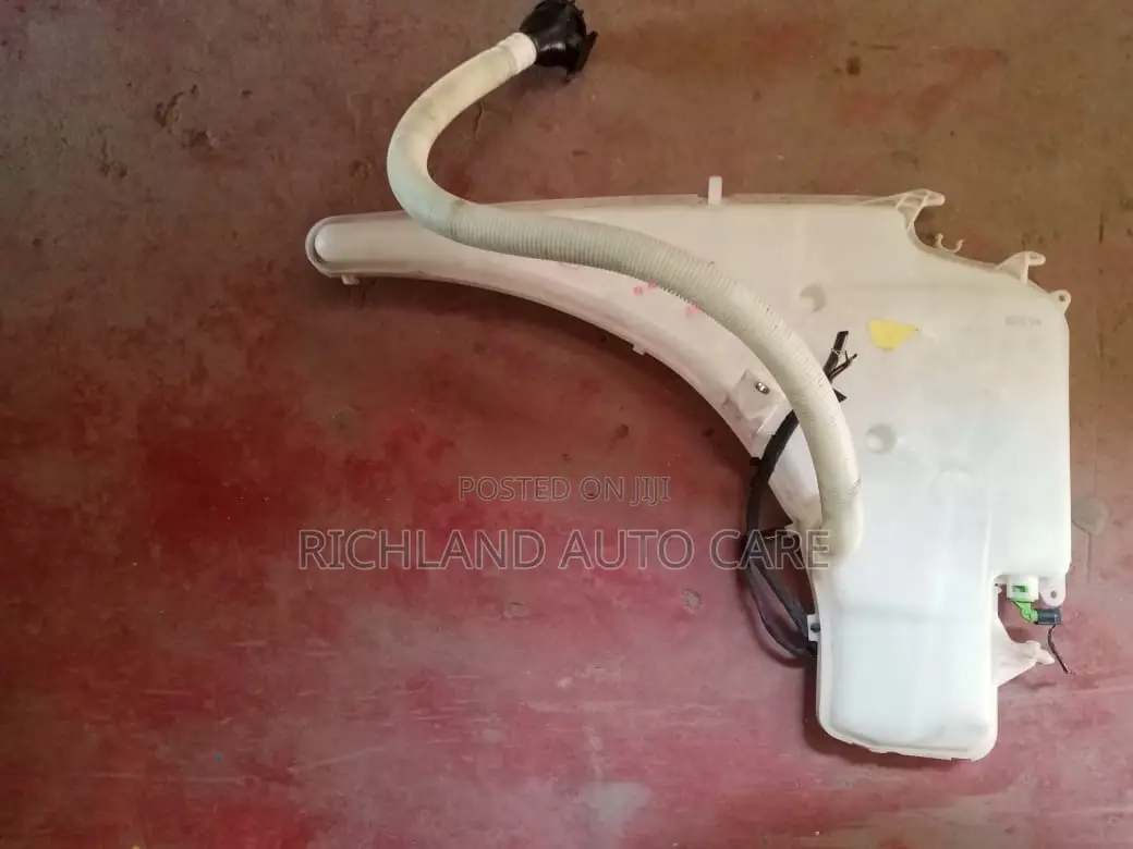 BMW 1 Series E87 3 Series E90 Wiper Water Washer Tank