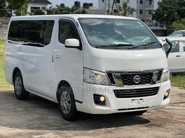 Nissan Caravan (Urvan) 2017 White