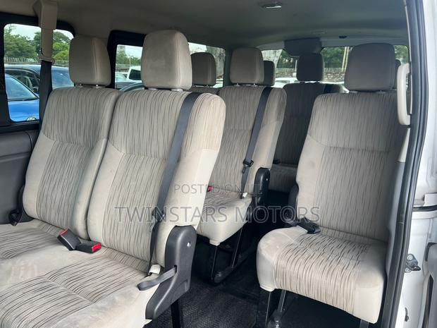Nissan Caravan (Urvan) 2017 White - thumbnail 4