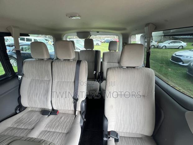 Nissan Caravan (Urvan) 2017 White - thumbnail 3