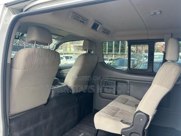 Nissan Caravan (Urvan) 2017 White - thumbnail 5