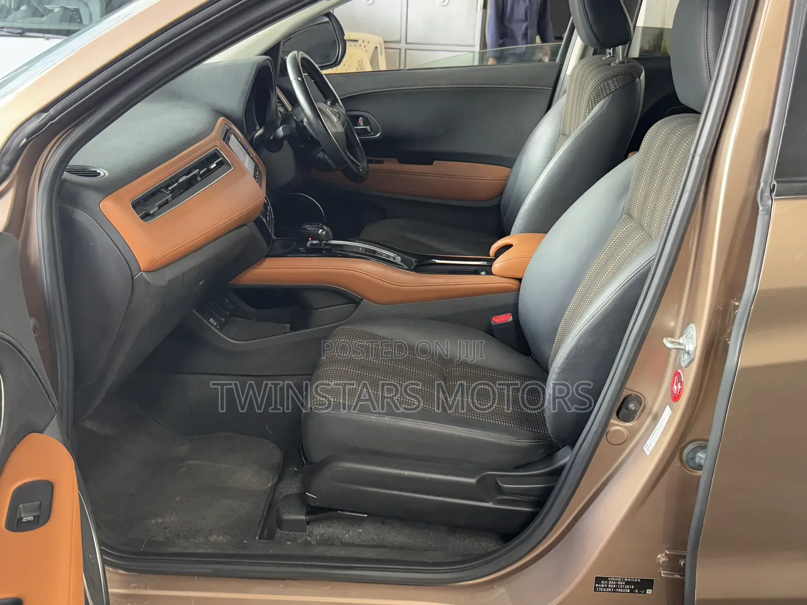 Honda Vezel 1.5 Hybrid 4WD 2018 Black