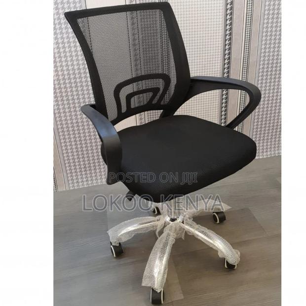 Office Chair: Secretarial Mid Back Computer Chair