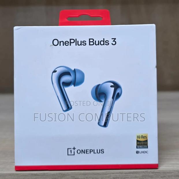 One Plus Buds 3 - main view