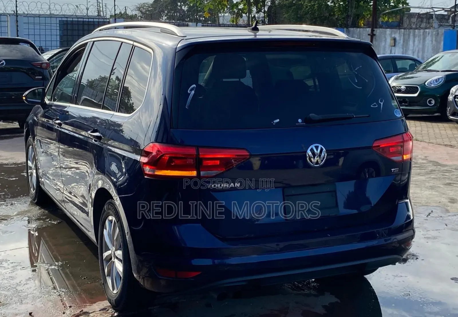 Volkswagen Touran 2017 Blue