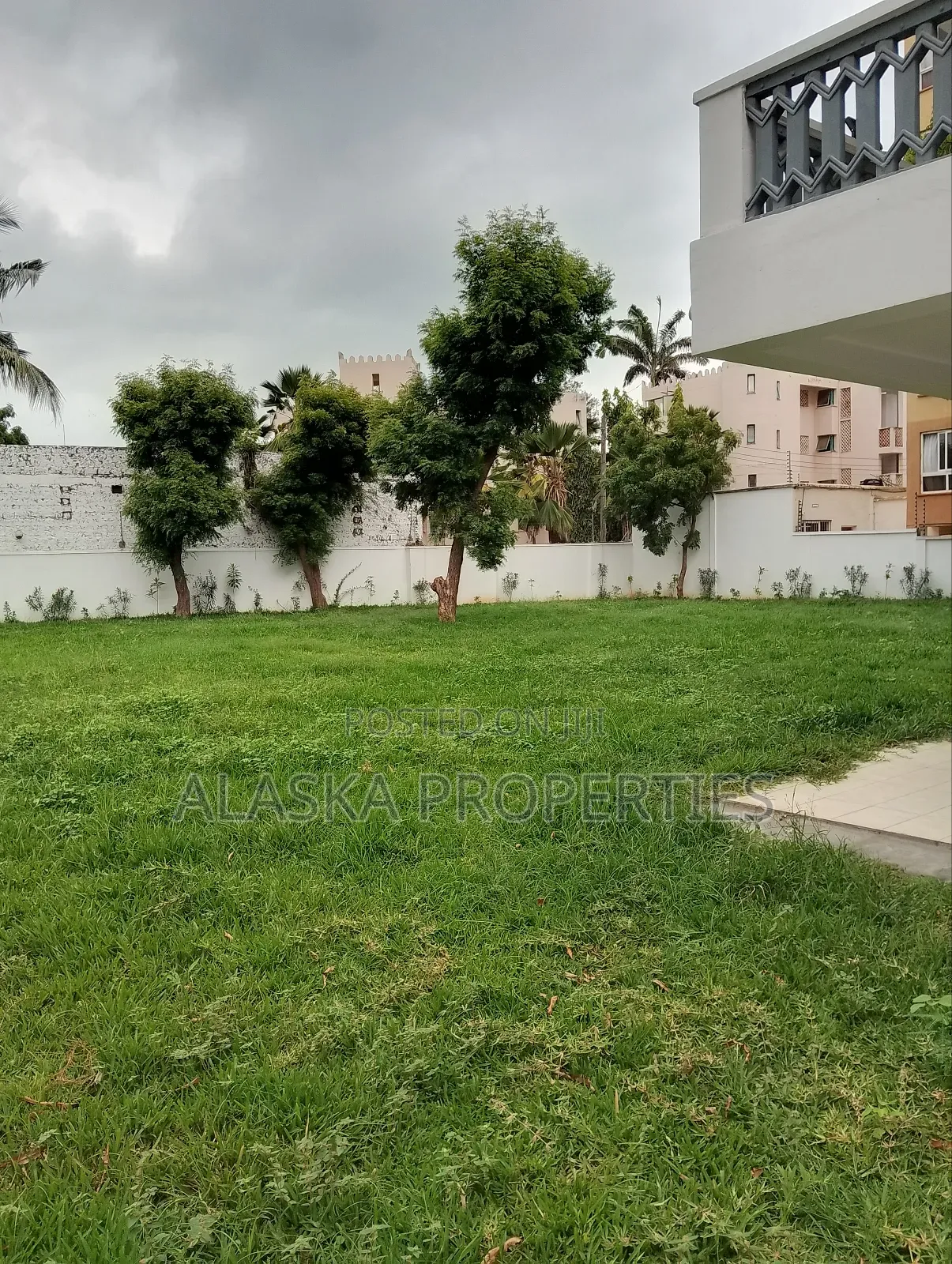 A Luxurious Furnished 5bdrm Mansion 2 Let in Nyali Estate