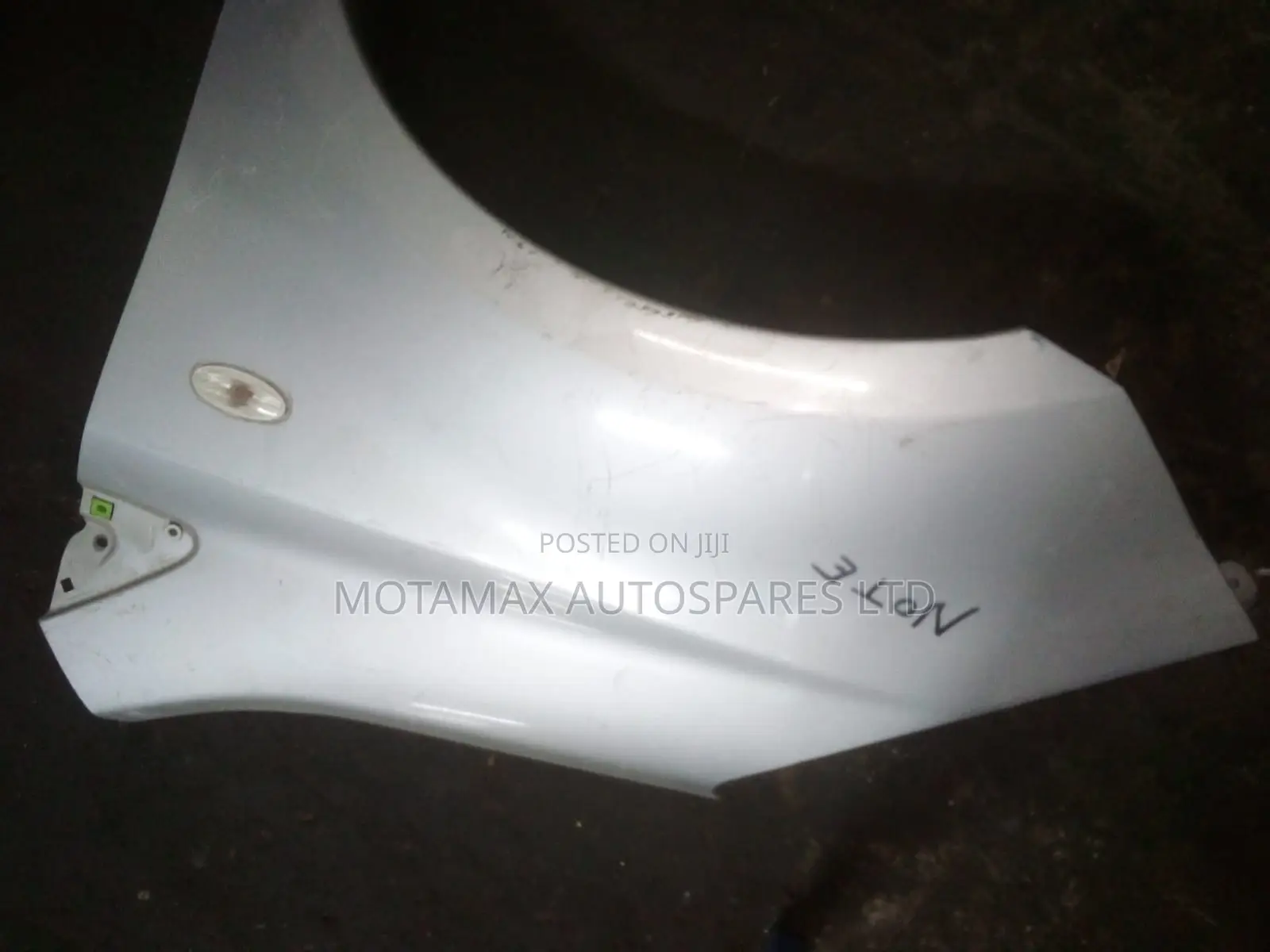Nissan Note E12 Wing
