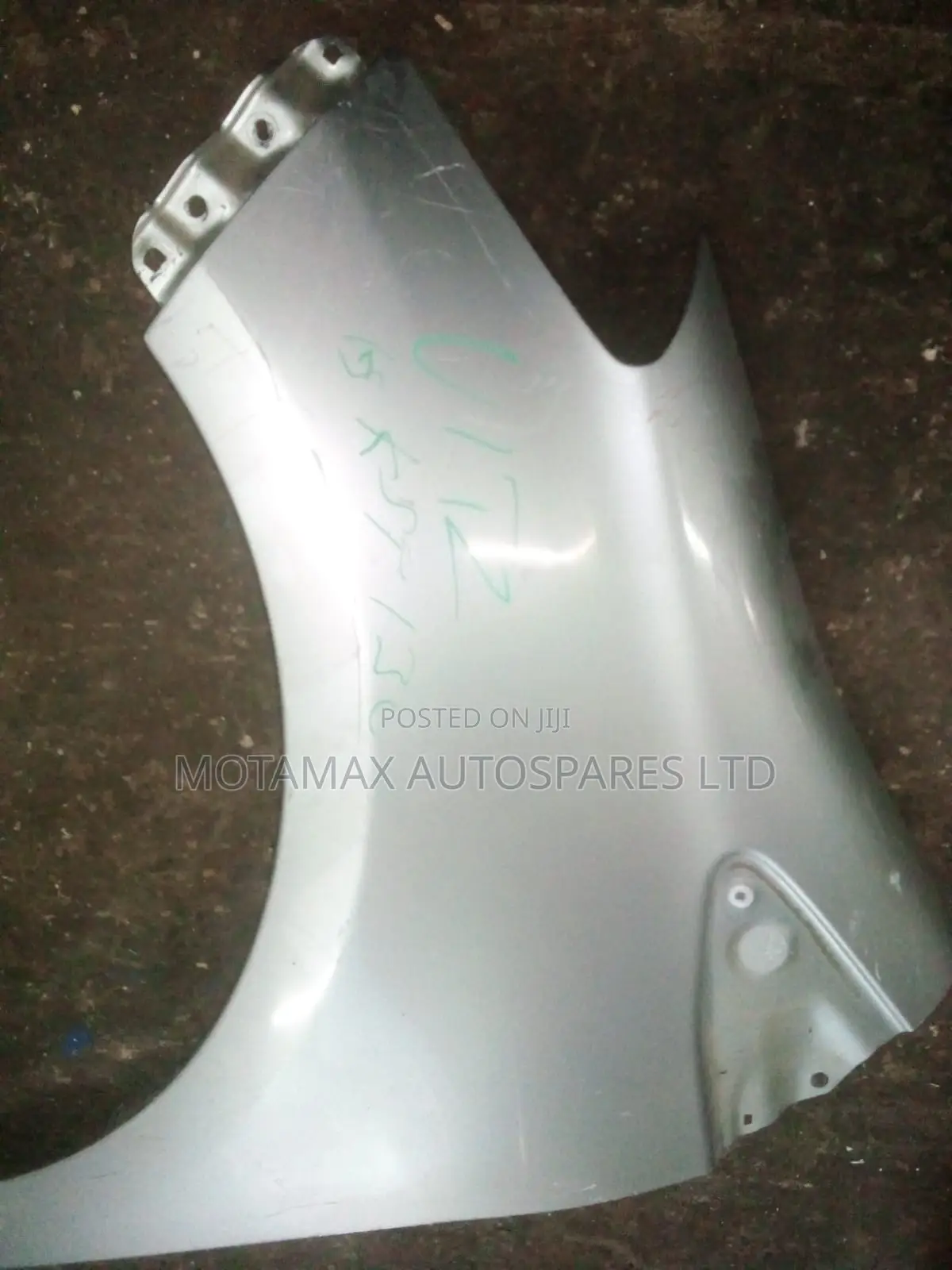 Toyota Vitz KSP 130 Wing