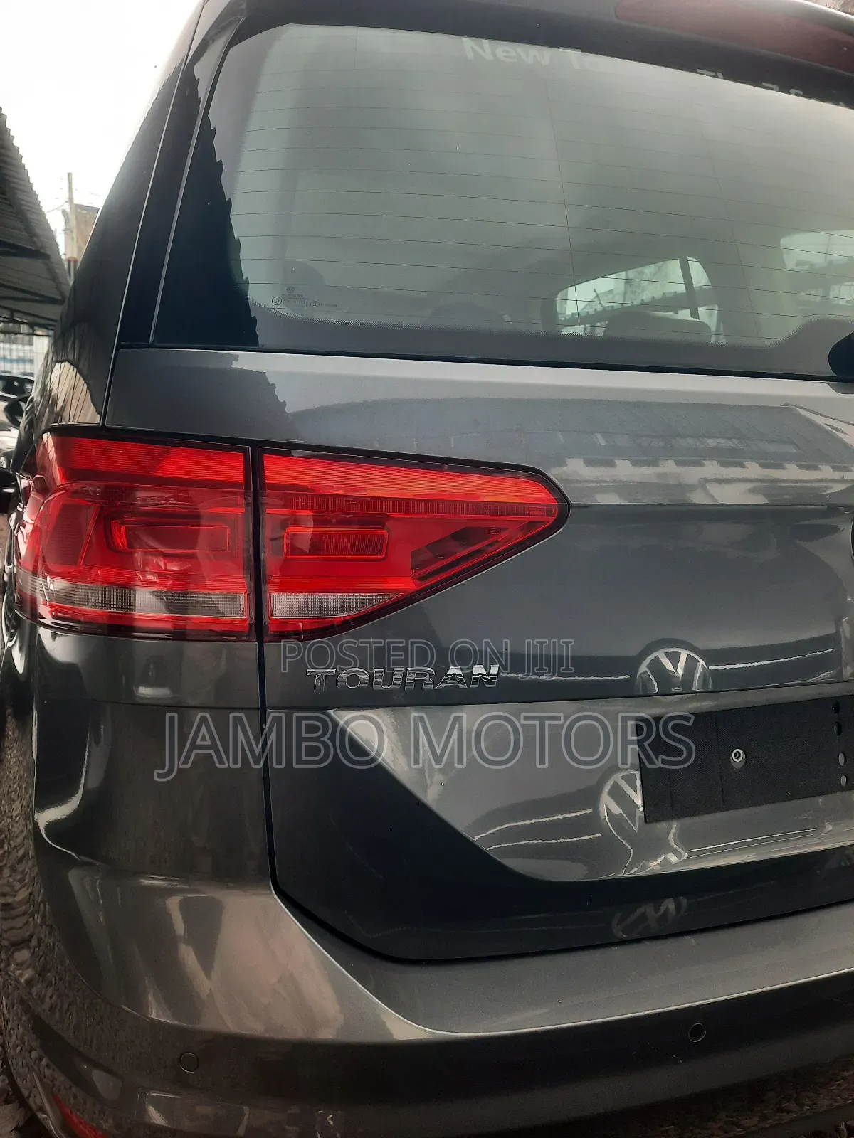Volkswagen Touran 2018 Gray