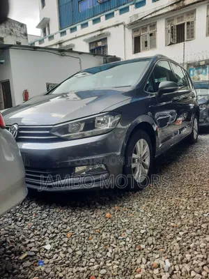 Volkswagen Touran 2018 Gray