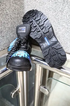 Vaultex Safety Shoes With Laces