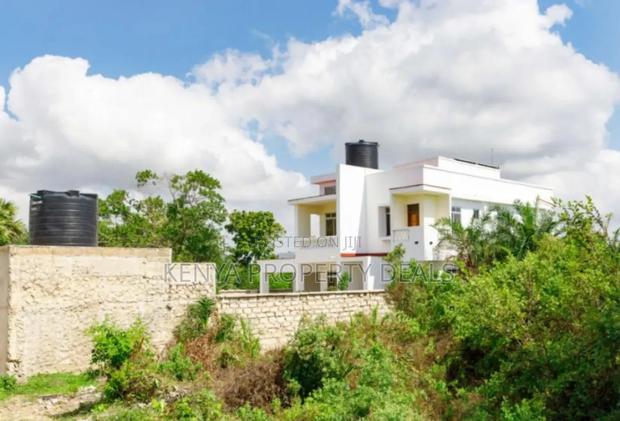 Prime Gated Plots in Diani Next to the Beach - thumbnail 8