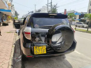 Toyota Vanguard 2012 Black