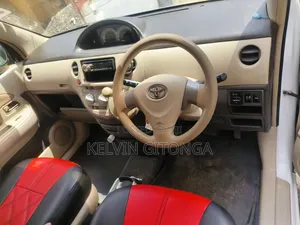 Toyota Sienta 2016 White