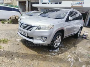 Toyota Vanguard 2013 Silver