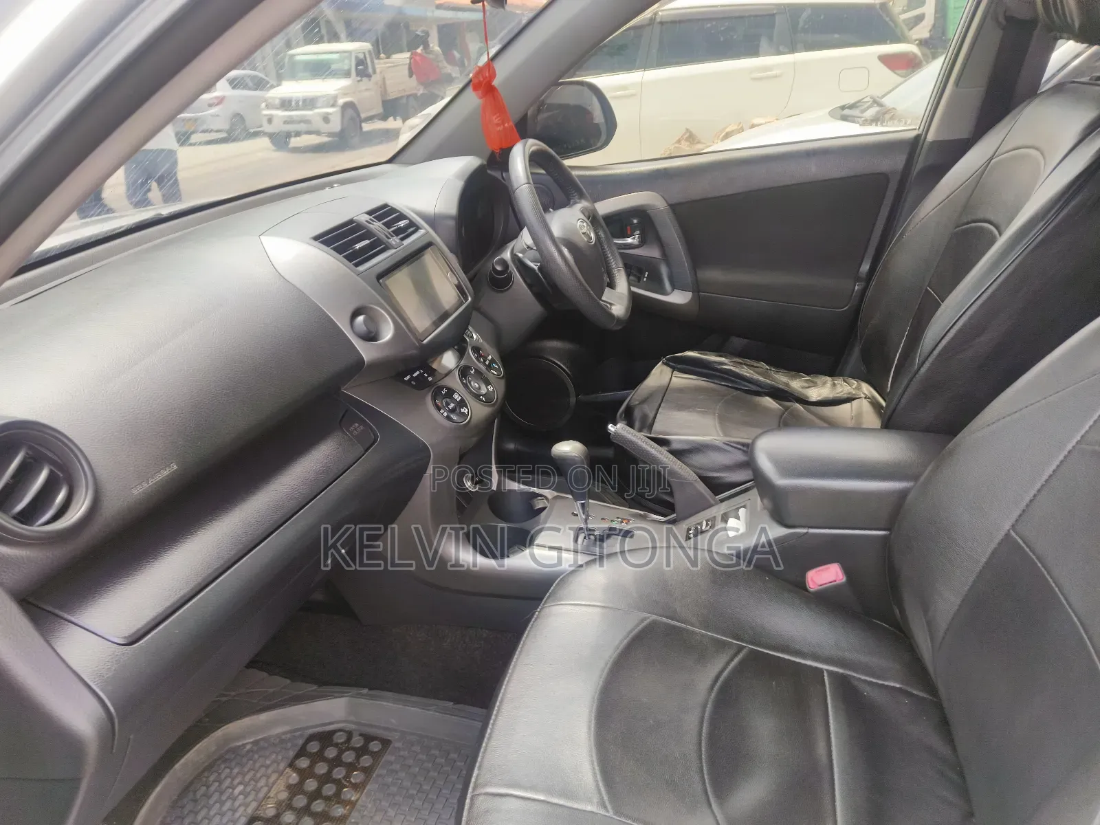 Toyota Vanguard 2013 Silver
