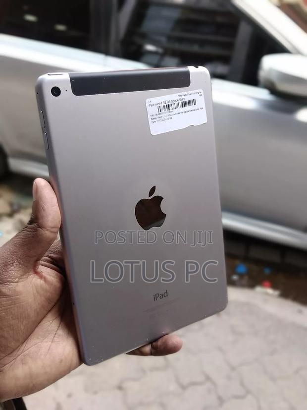 Apple iPad mini 4 32 GB Gray - thumbnail 3