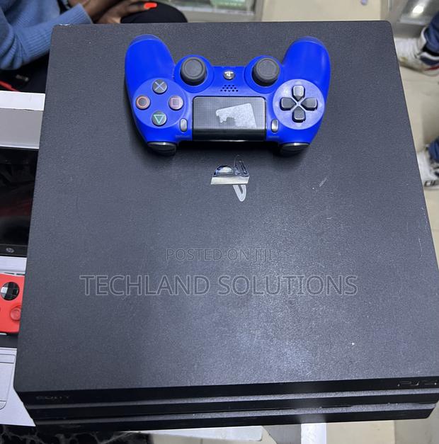Ex Uk Sony Ps4 Pro - main view