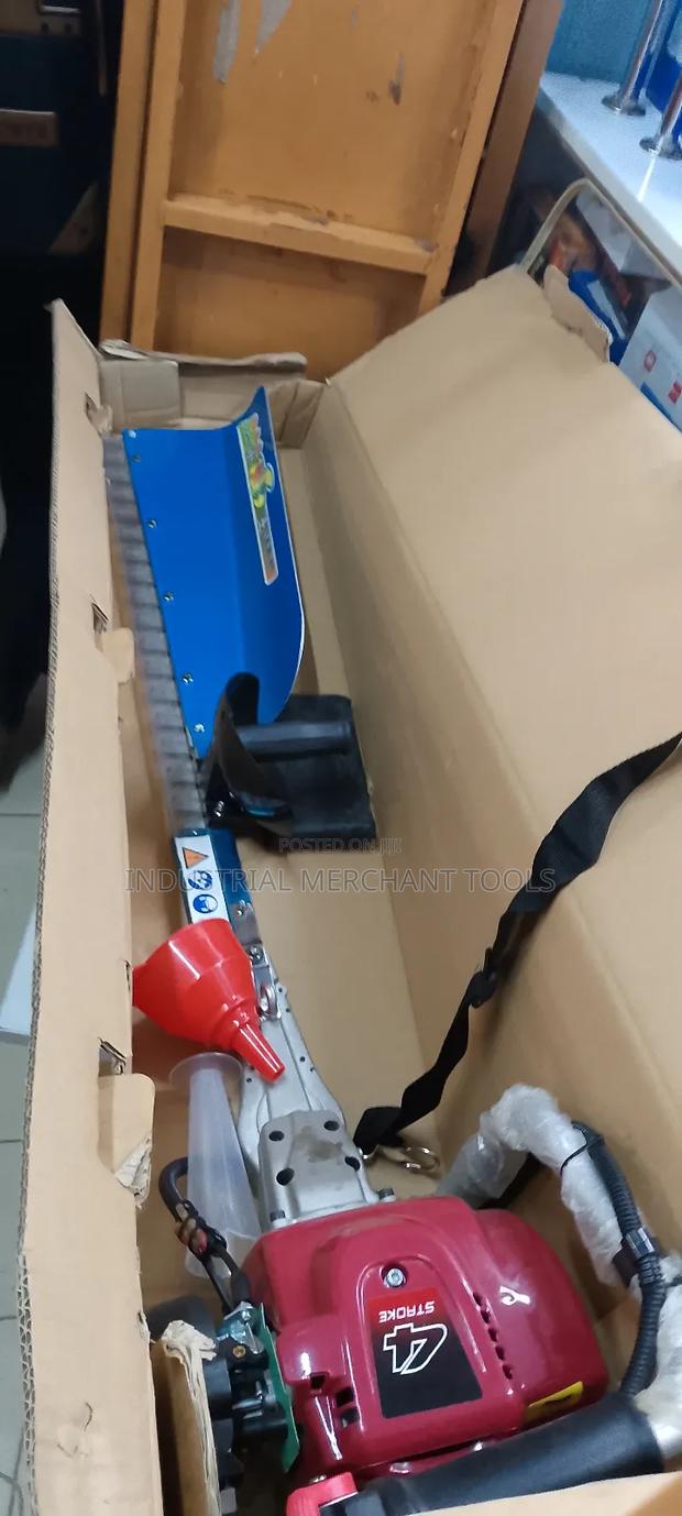 2stroke Hedge Trimmer - main view