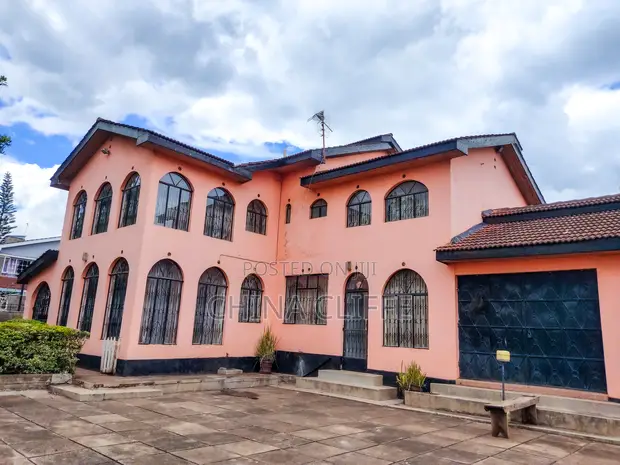 6bdrm Mansion in Kahawa West for sale
