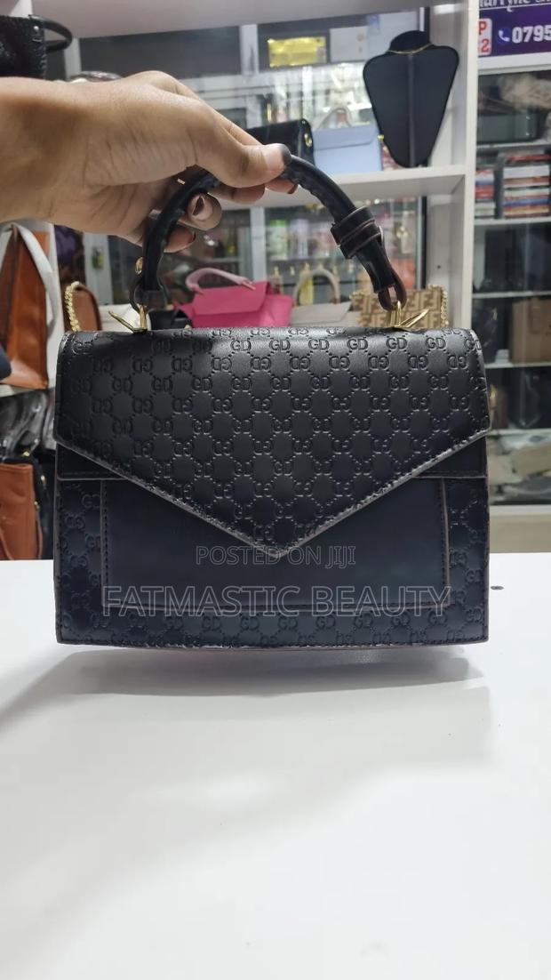 Black Gd Shoulder Bag - main view