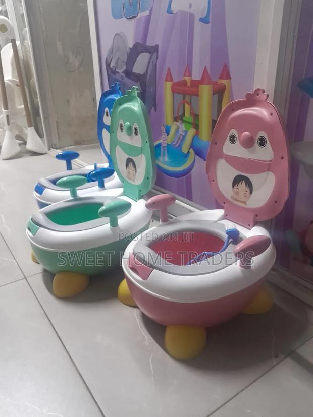 Kids Potty With Arm Rest - main view