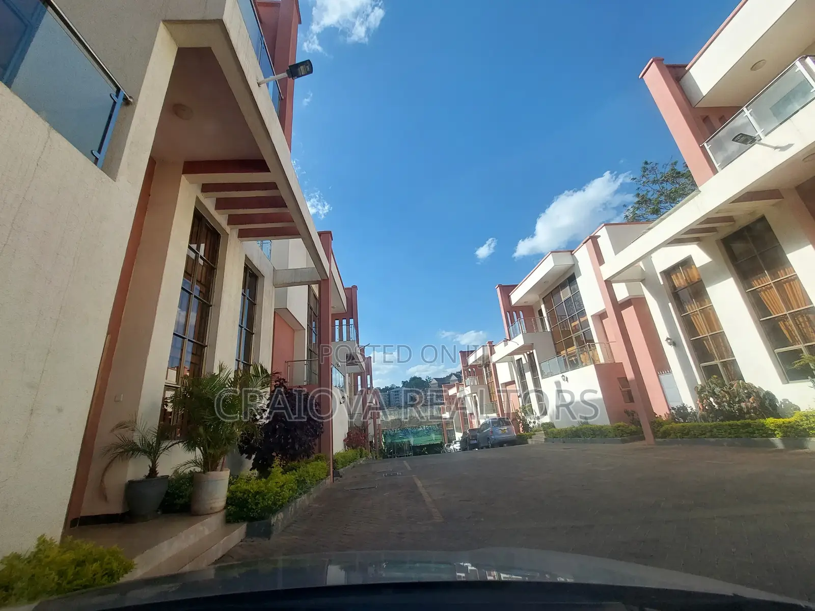 5bdrm Townhouse/Terrace in Lavington for sale