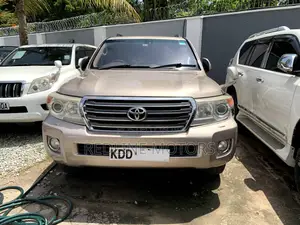 Toyota Land Cruiser 4.6 V8 ZX 2012 Beige