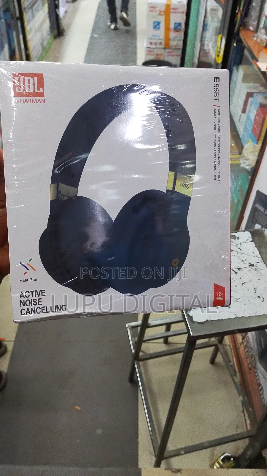 JBL Noise Cancelling Headphones