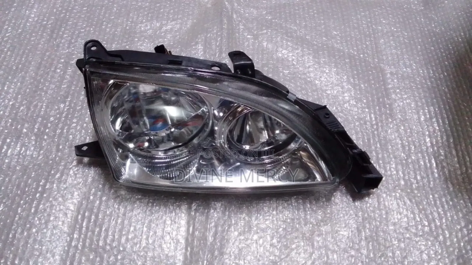 Avensis Head Light Lamp