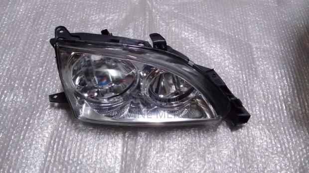 Avensis Head Light Lamp