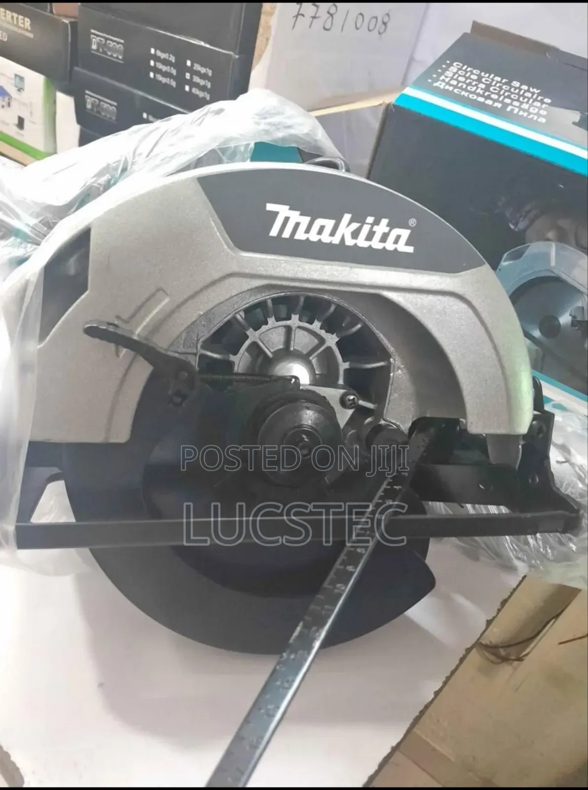 9" Makita Circular Saw 2200w