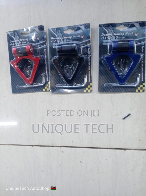 Lightweight and Stylish Plastic Tow Hook for Cars
