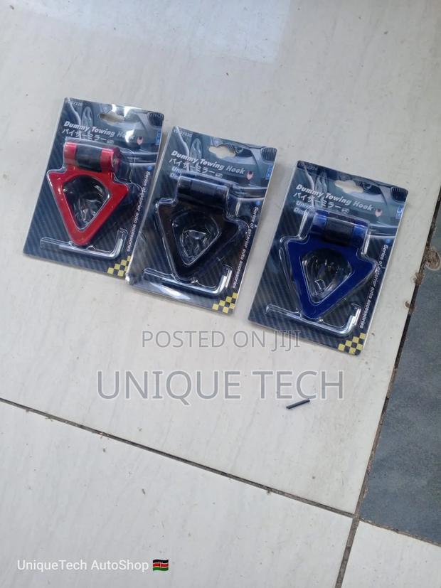 High-Strength Plastic Tow Hook for Car Decor Functionality