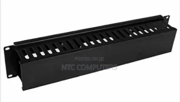 Giganet 2U Cable Manager Closed