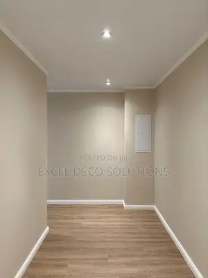 Wear Resistant Vinyl Planks -Self Adhesive