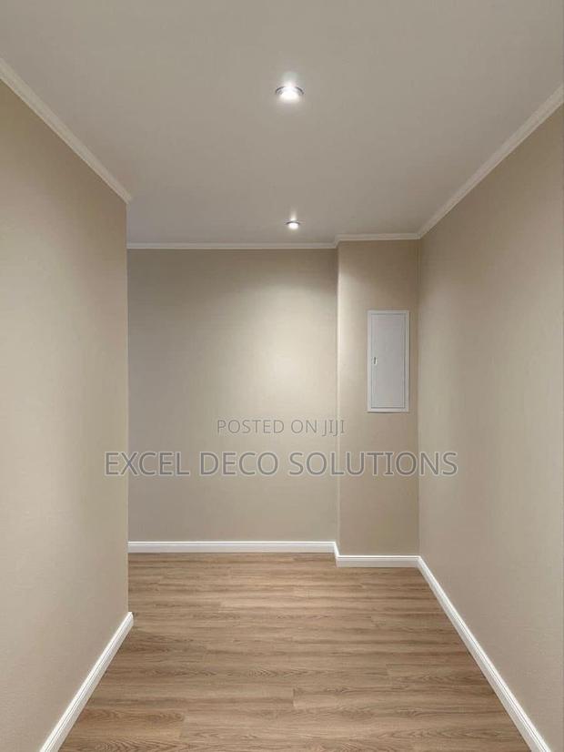 Wear Resistant Vinyl Planks -Self Adhesive