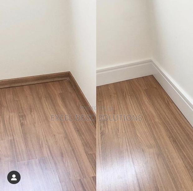 Wood Patterned Vinyl Self Sticking Planks