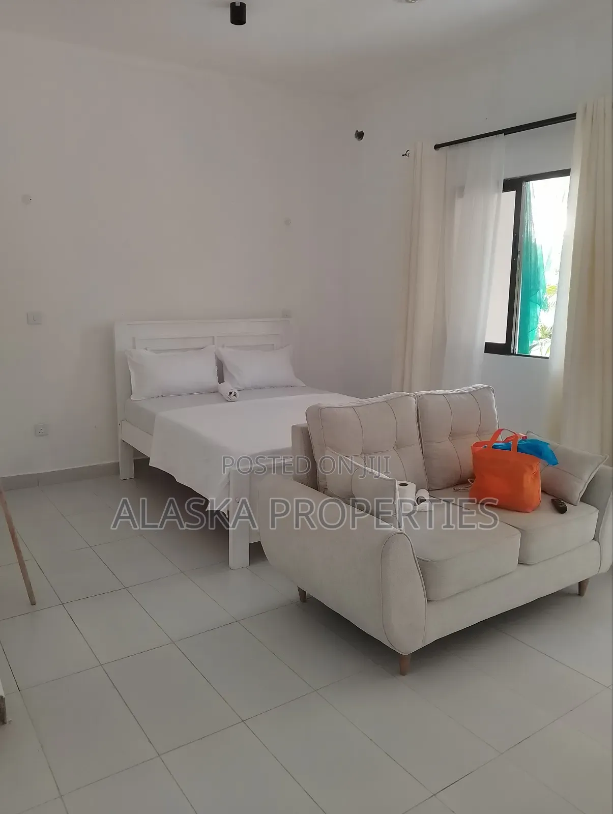 Furnished Studio Apartment to Let in Nyali Links Road.