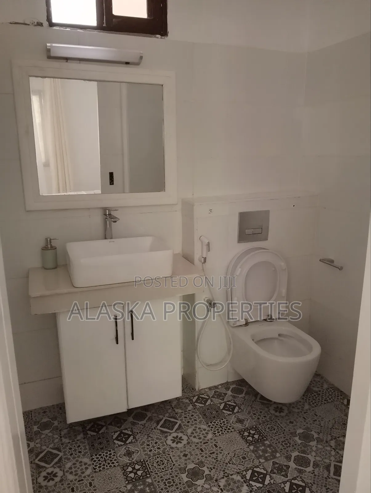 Furnished Studio Apartment to Let in Nyali Links Road.