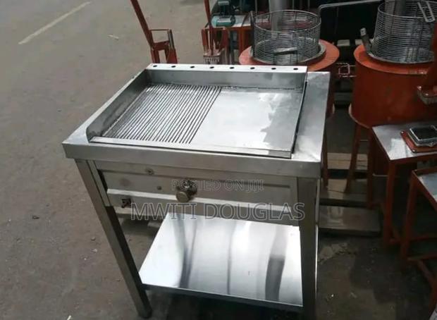 The Paramount Half Groved Gas Griddle