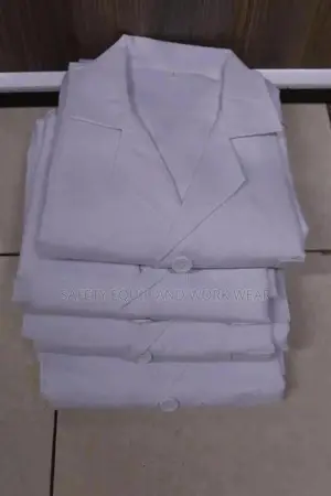 White Lab Coats Available For Sale Best Price