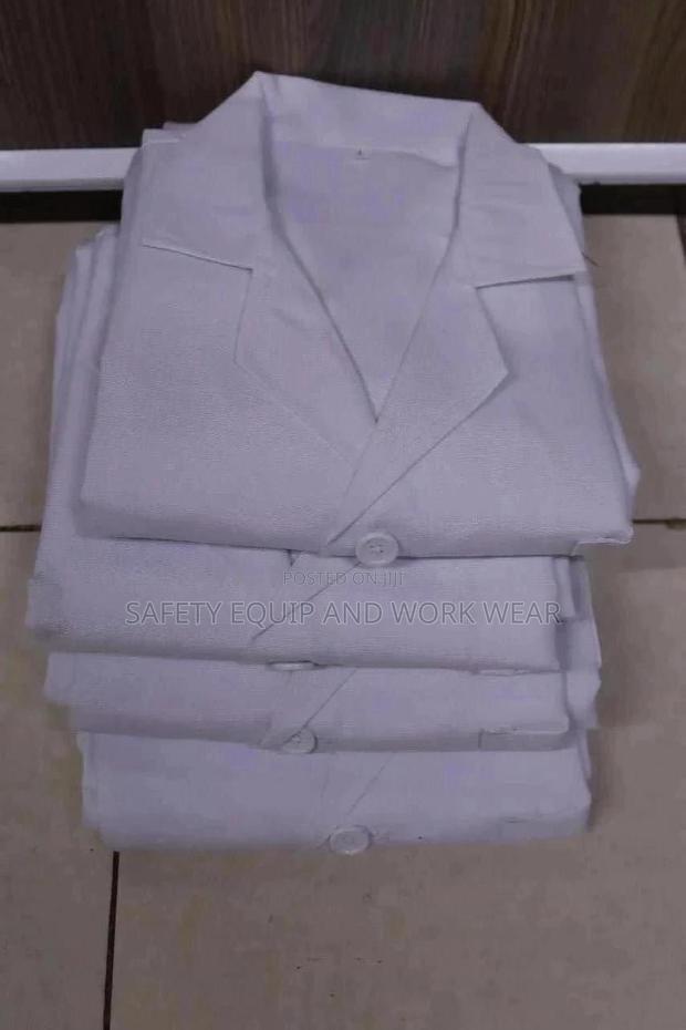 White Lab Coats Available For Sale Best Price