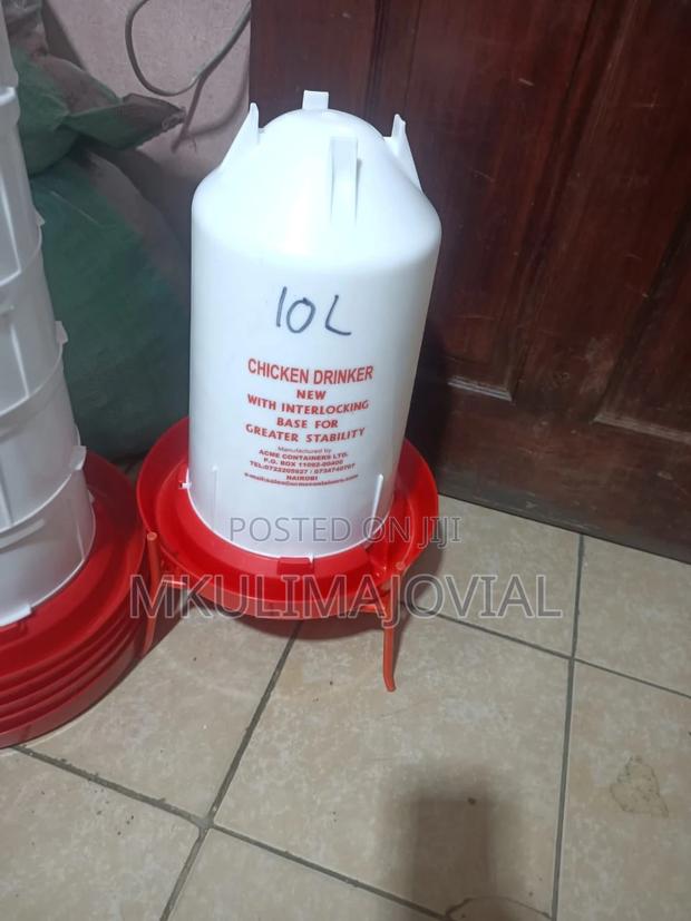 10 LTRS Drinker With Stand - main view
