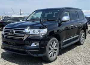 Toyota Land Cruiser 4.6 V8 ZX 2017 Black