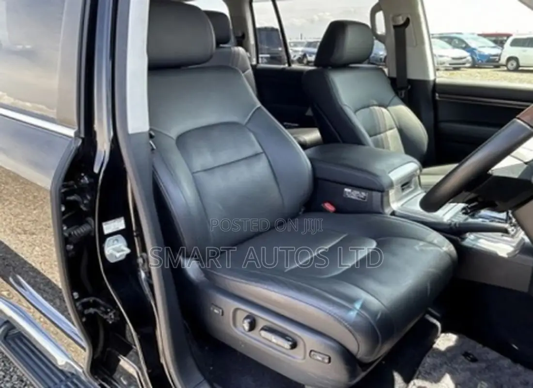 Toyota Land Cruiser 4.6 V8 ZX 2017 Black