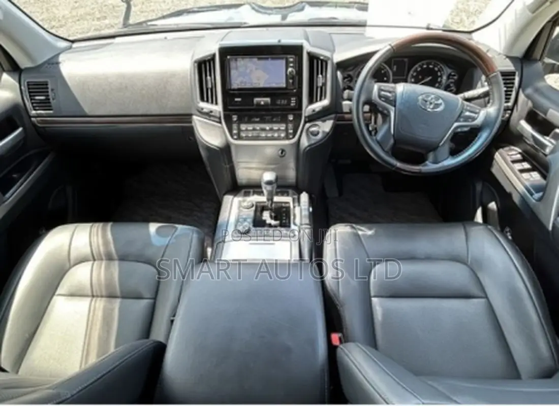Toyota Land Cruiser 4.6 V8 ZX 2017 Black