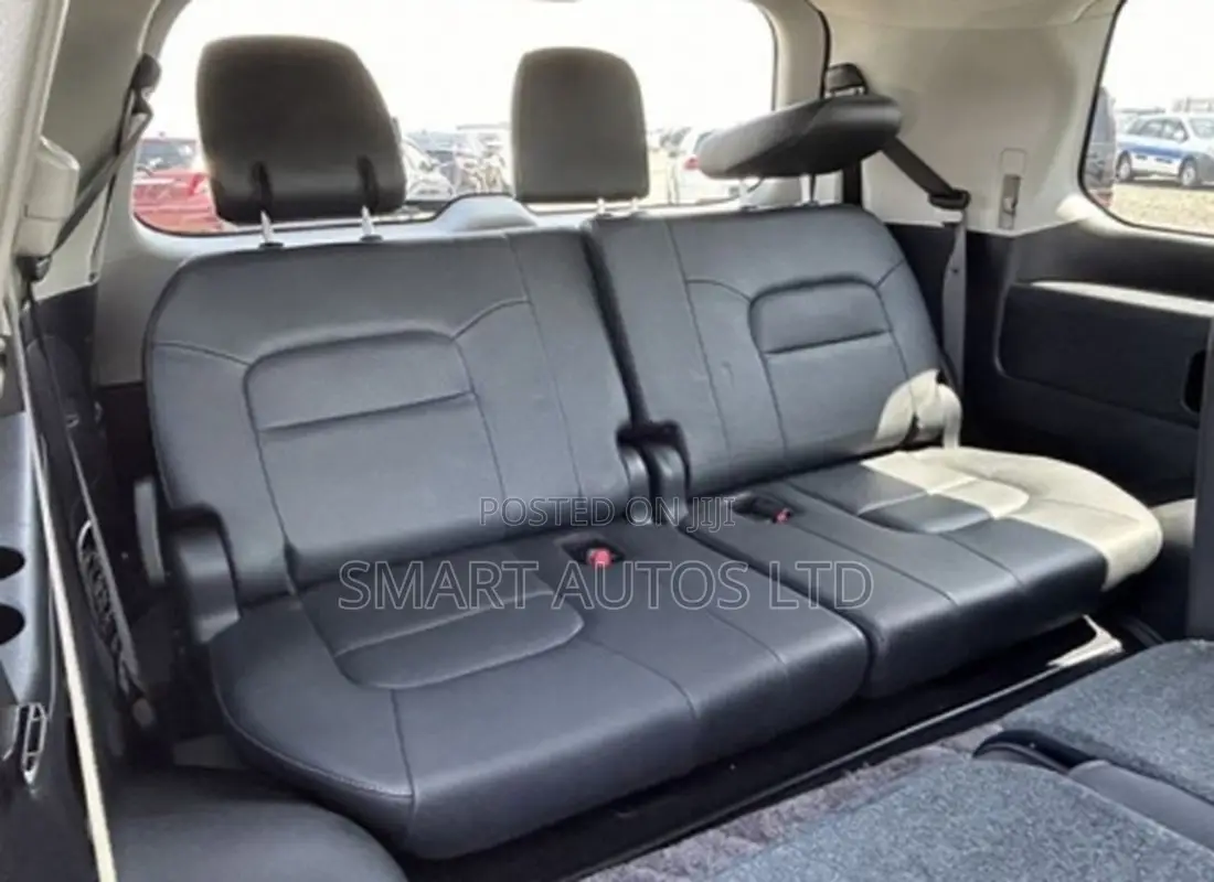 Toyota Land Cruiser 4.6 V8 ZX 2017 Black