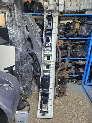 Front Bumper NQR/700p